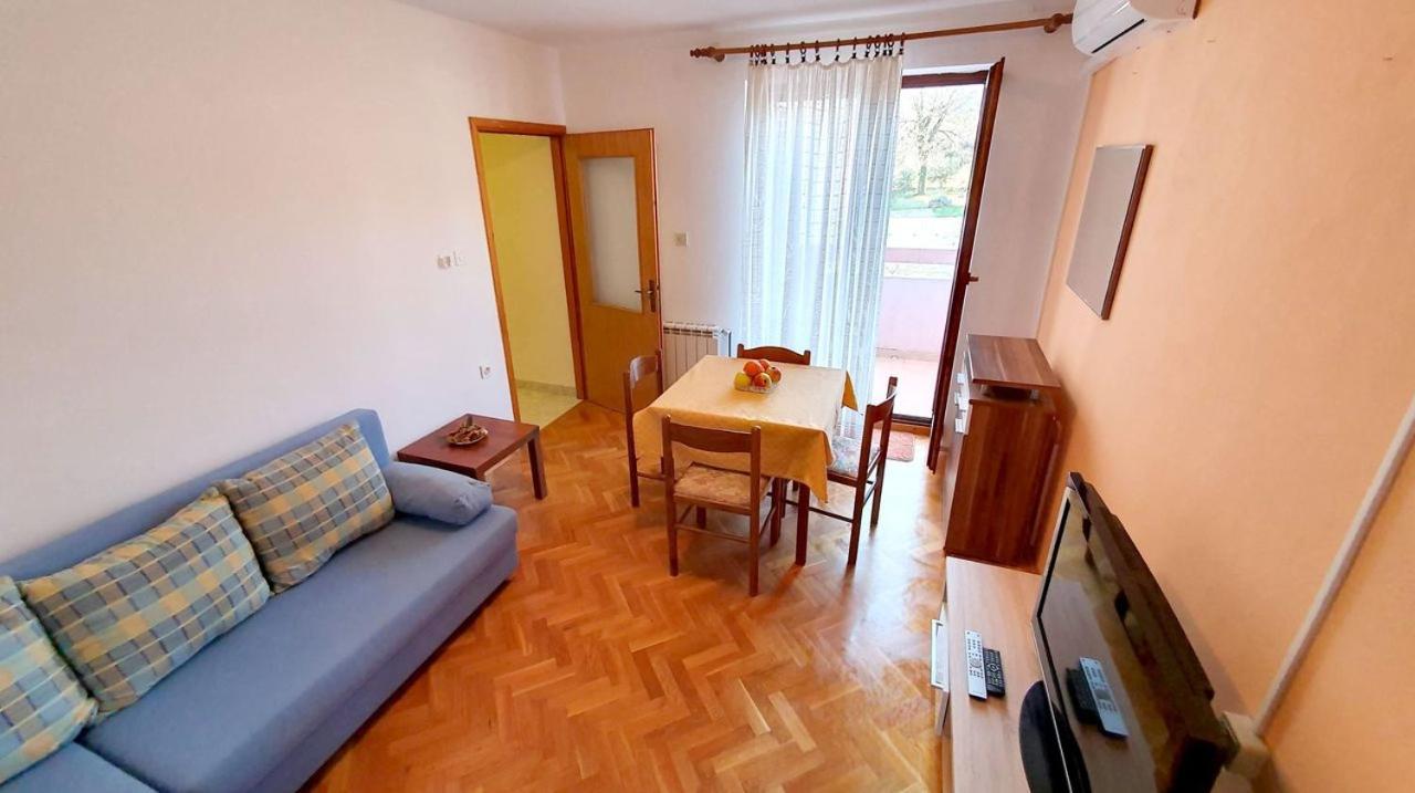 Mirjana F Apartaments Baška Oda fotoğraf